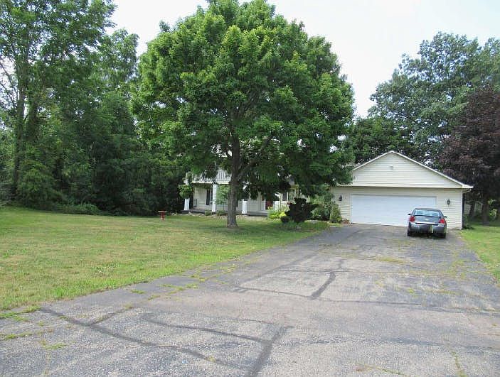 1st image of 2710 Lakewood Ct
