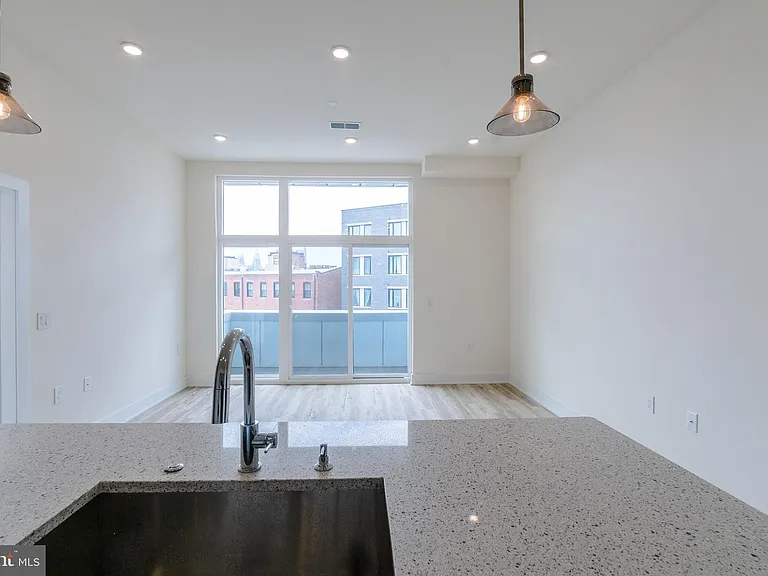 1129 Germantown Ave #4C — Photo 8