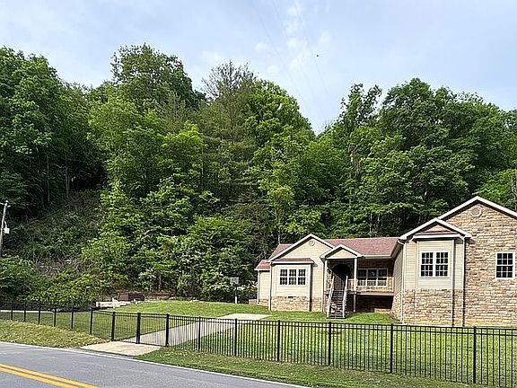 4th image of 1852 Raccoon Rd