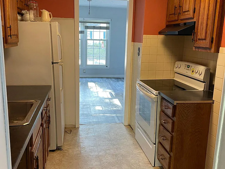 261 Mission Dr — Photo 4