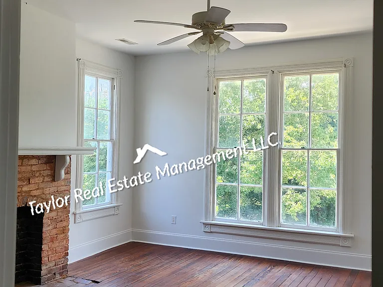 1100 N Montgomery Ave — Photo 12