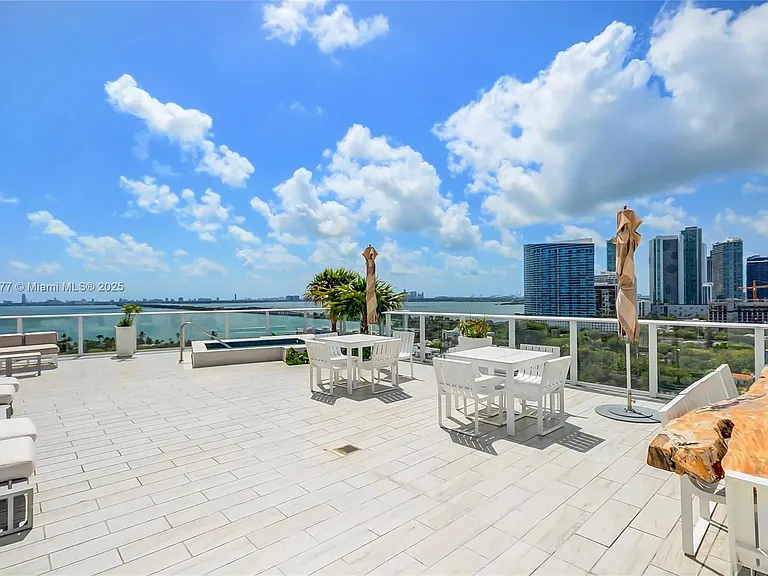 4250 Biscayne Blvd #918 — Photo 3
