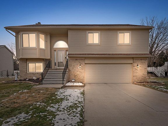3rd image of 7166 N Fay Dr