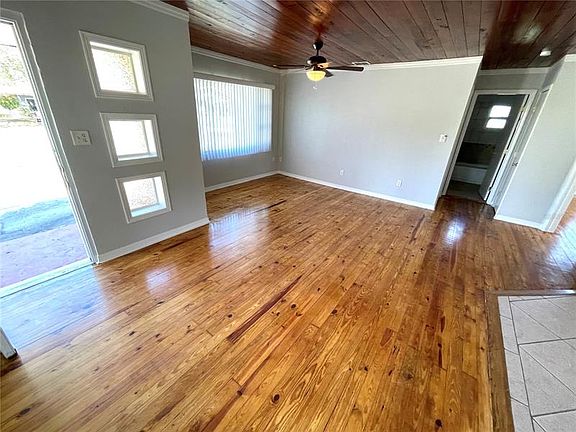 4th image of 405 Hillsboro St