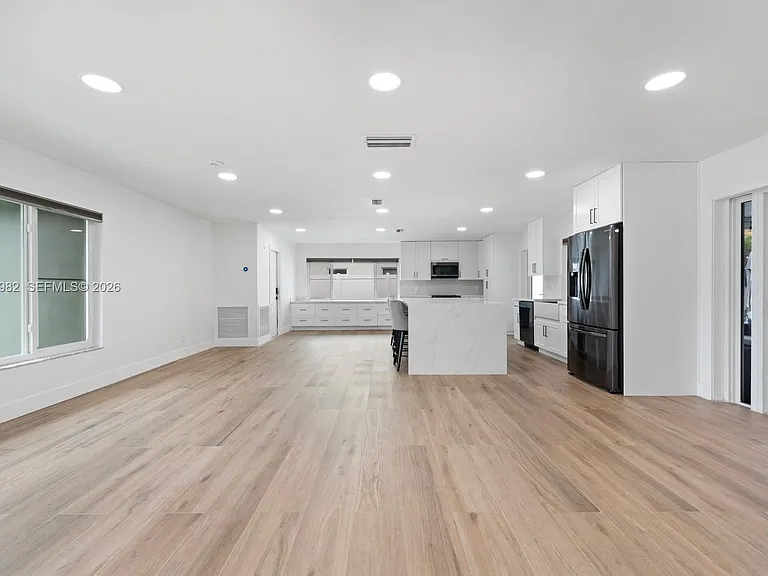 8951 NW 21st St — Photo 4