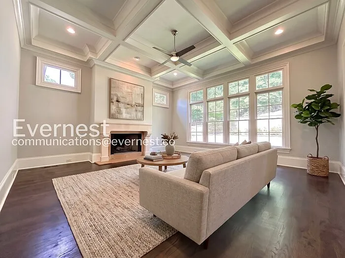 7 bed, 8.0 bath, 10000 sqft, $7,495 — Photo 3