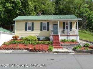 800 Grove St, Avoca, PA 18641