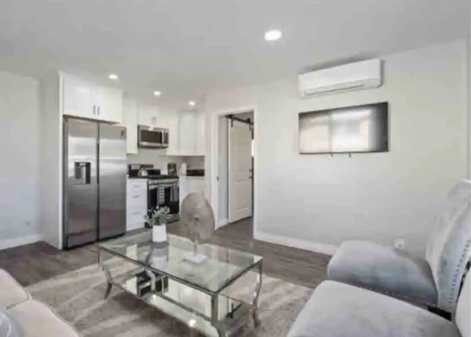 Entire Apartment 3 Min Drive to Port Hueneme Beach — Photo 4