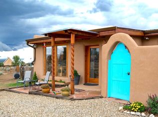 532 Este Es Rd, Taos, NM 87571