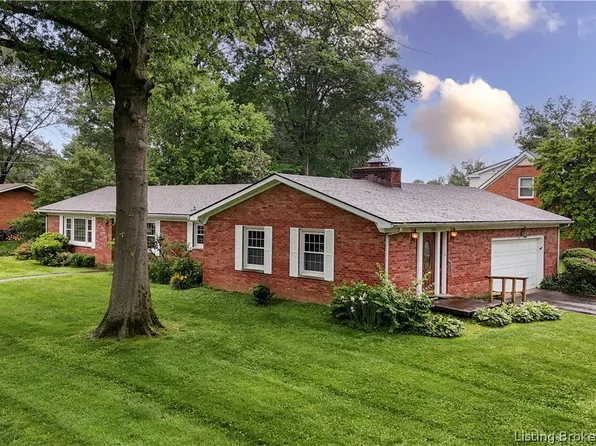202 Pawnee Drive, Jeffersonville, IN 47130