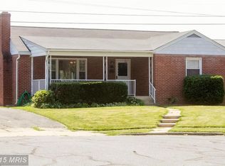 912 Pine Ave, Frederick, MD 21701