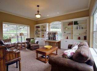 2695 Highland Oaks Dr, Eugene, OR