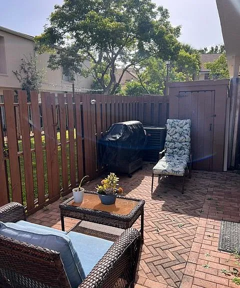 8249 NW 9th St #5 — Photo 8