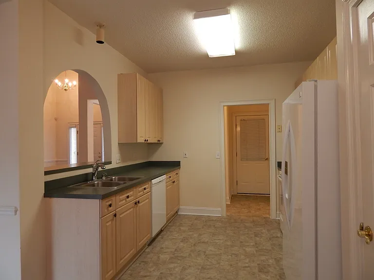 2109 Elderberry Dr — Photo 5
