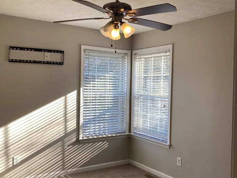 4424 Winton Dr — Photo 14