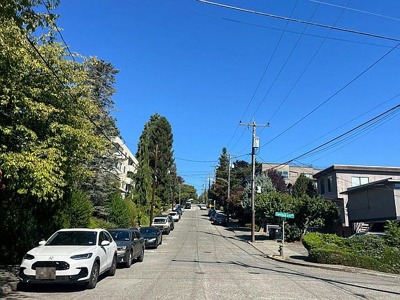 4th image of 1219 6th Ave N APT 201