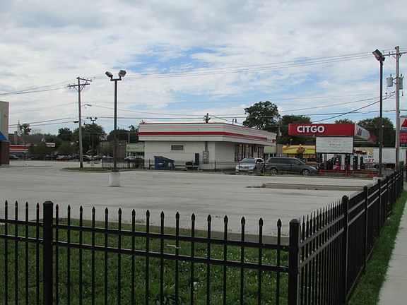 5th image of 615 N 5th Ave
