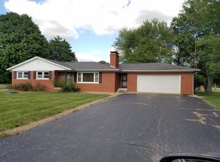 1750 N Walnut Rd, Rochester, IL 62563