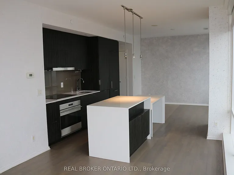 1 Bloor St E #5209 — Photo 20