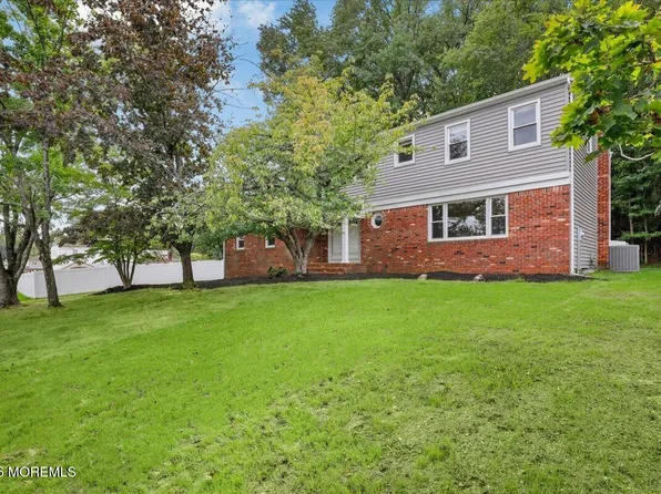11 Colts Brook Road, Marlboro, NJ 07746