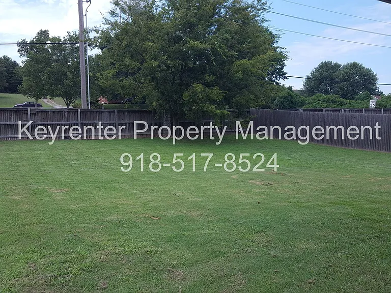 25620 Briar Dr — Photo 15