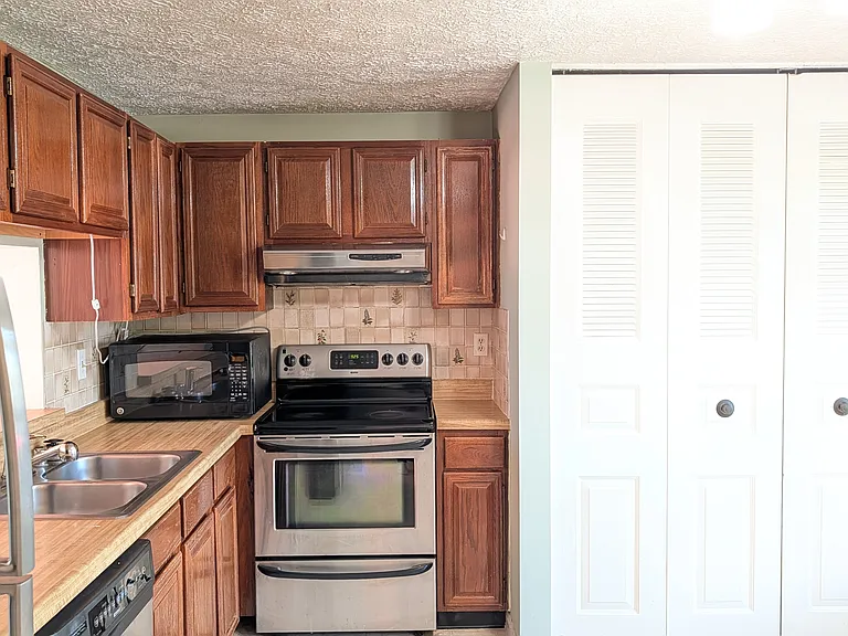 119 Sandalwood Ct — Photo 4
