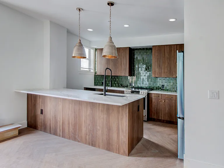 408 W University Ave #302 — Photo 5