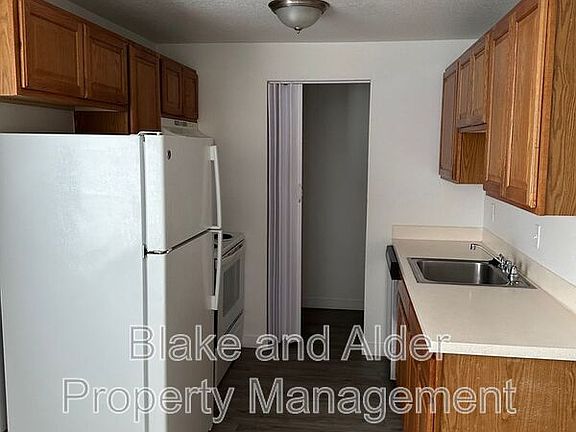 2nd image of 3881 NE 152nd Ave
