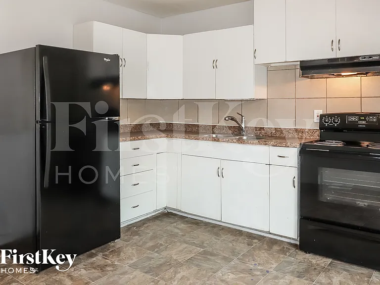 9312 Stark Ave — Photo 4