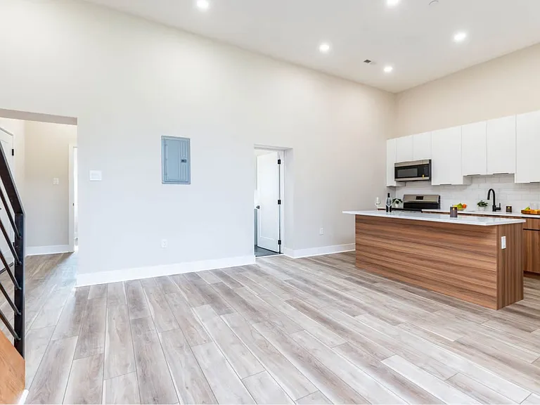 1020 N 48th St #301A — Photo 3