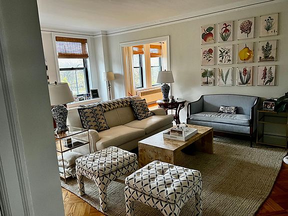 2nd image of 2000 N Lincoln Park West Pkwy #312