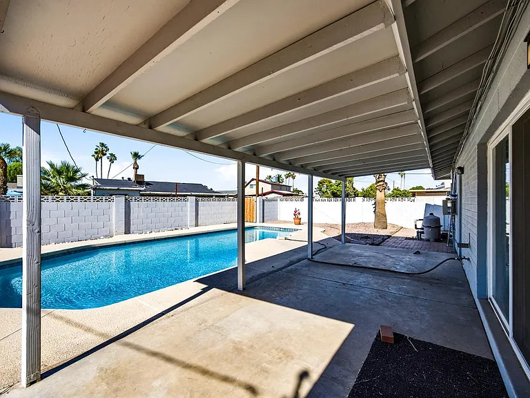 124 E Minton Dr — Photo 17