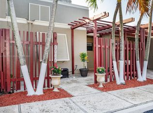 1531 W Fairway Rd, Pembroke Pines, FL 33026