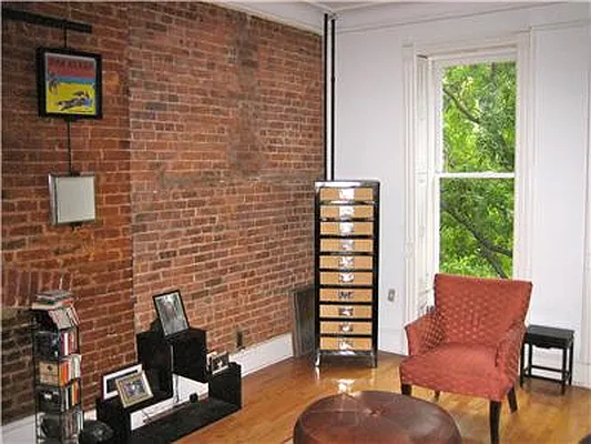 Sold by Warburg | media 2