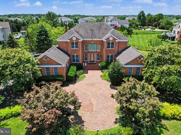 22727 Airmont Hunt Dr, Ashburn, VA 20148