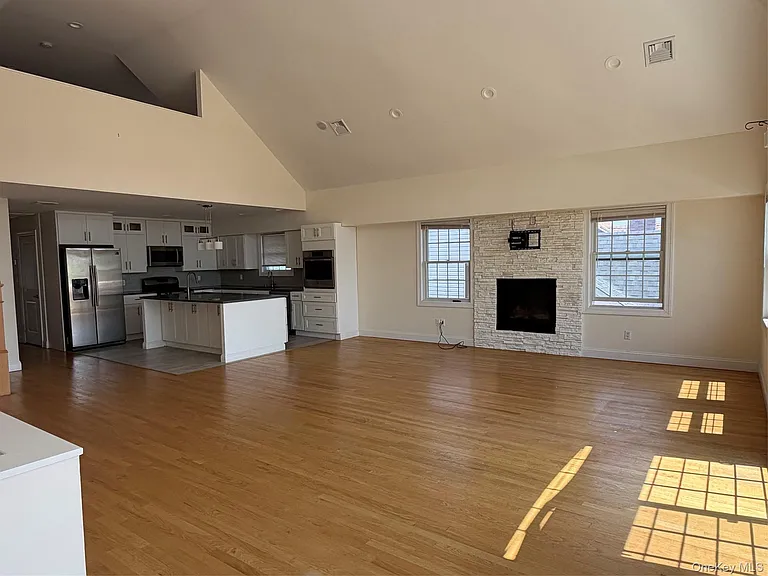 621 E Olive St #2 — Photo 5