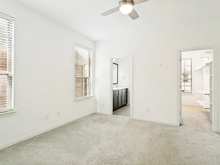 242 Woodson St — Photo 13