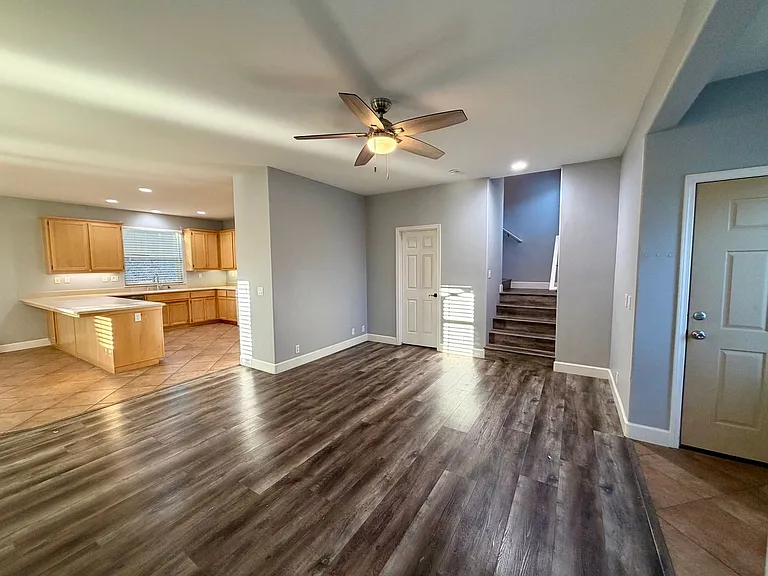 904 Larable Ct — Photo 5