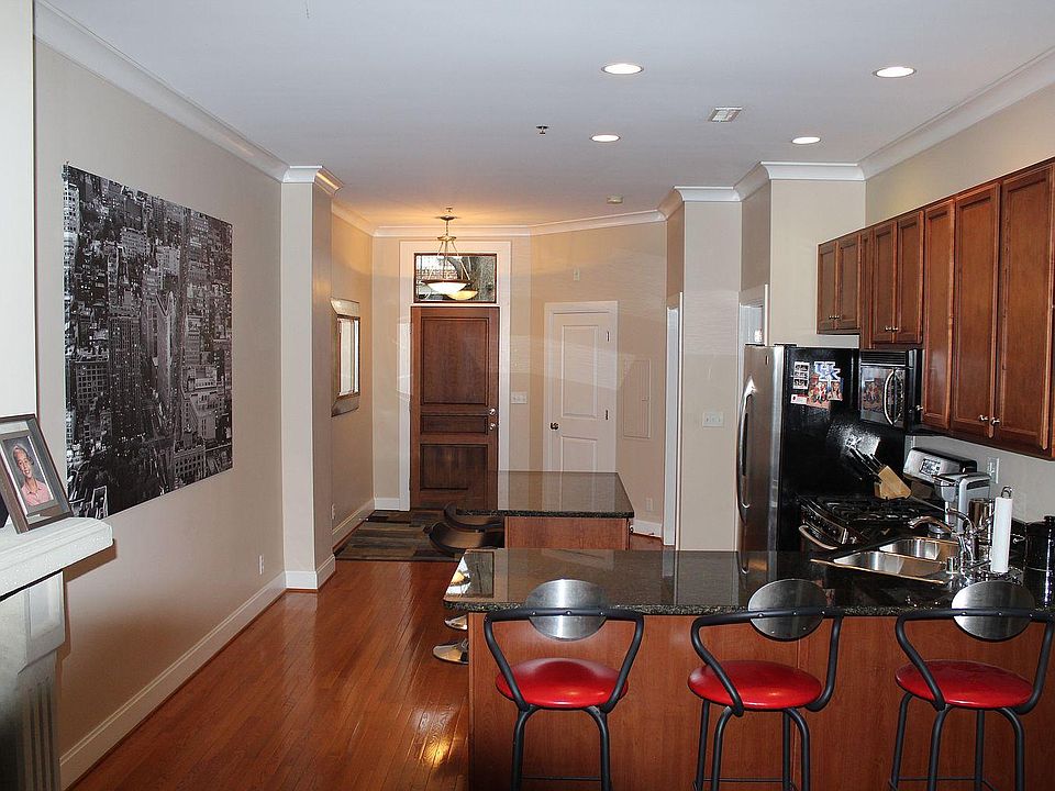 Kitchen and entrance to the unit