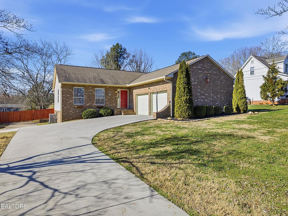 1st image of 1554 Crooked Oak Dr