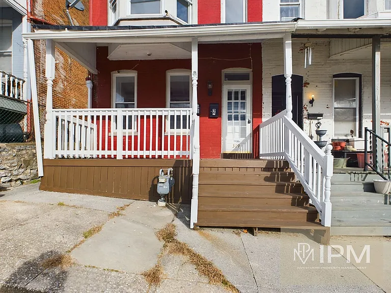 319 N Penn St — Photo 12