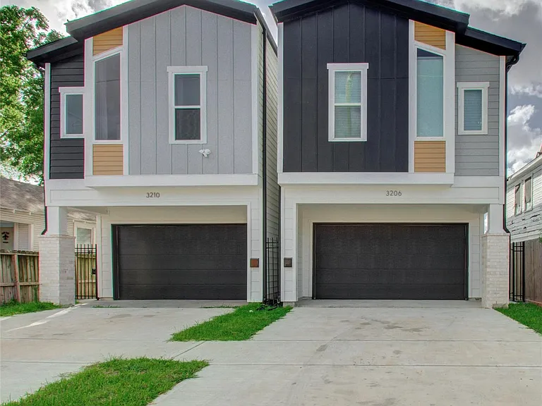 3206 Live Oak St — Photo 1