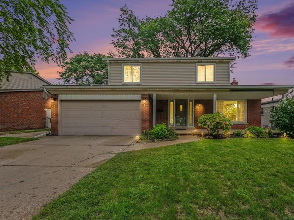 40456 Meade Point Dr, Sterling Heights, MI 48313