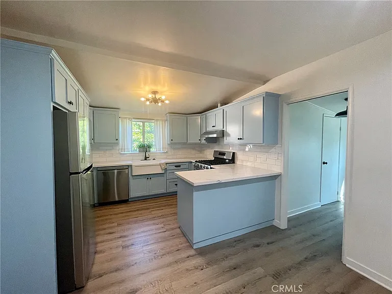 1570 Locust St — Photo 13