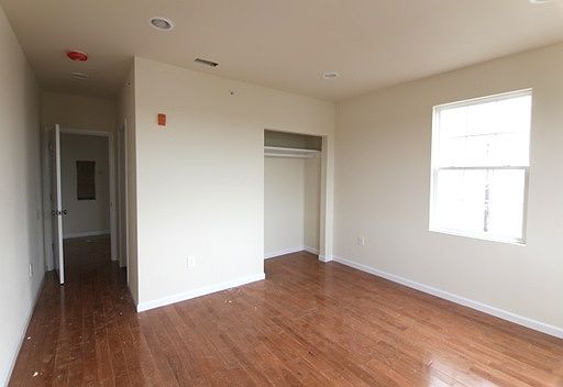 5th image of 1627 W Diamond St
