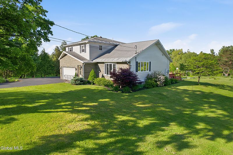 3rd image of 554 Mott Road