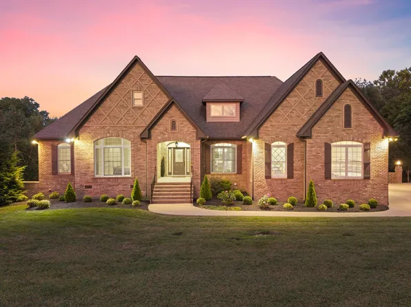 2465 Lakeshore Dr, Spring Hill, TN 37174