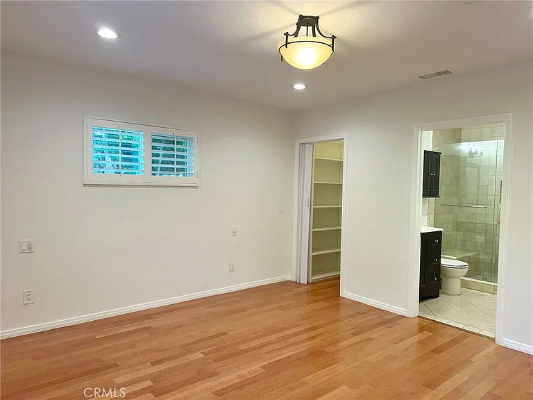 5857 Balcom Ave — Photo 18