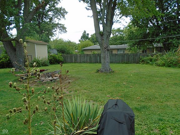 3rd image of 2710 S Kenyon Dr
