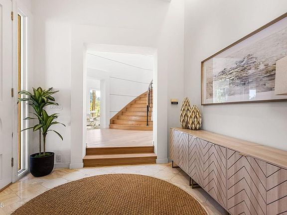 3rd image of 1265 Chateau Rd